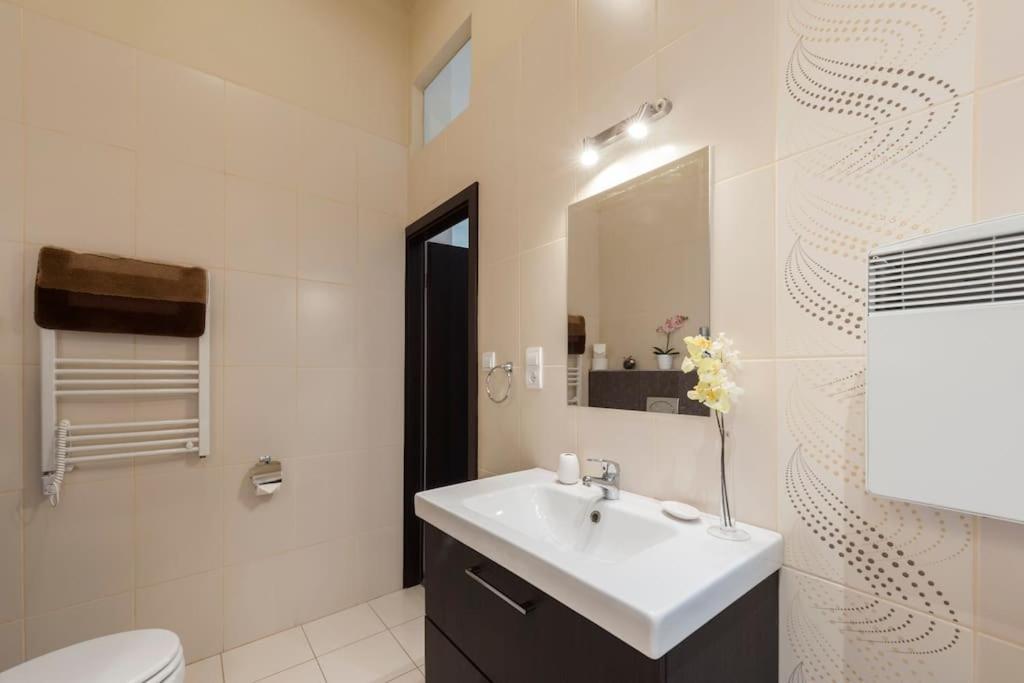 Szent Istvan Ter 4 Next To Basilica A 1 Bedroom Βουδαπέστη Εξωτερικό φωτογραφία