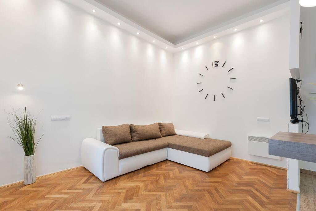 Szent Istvan Ter 4 Next To Basilica A 1 Bedroom Βουδαπέστη Εξωτερικό φωτογραφία