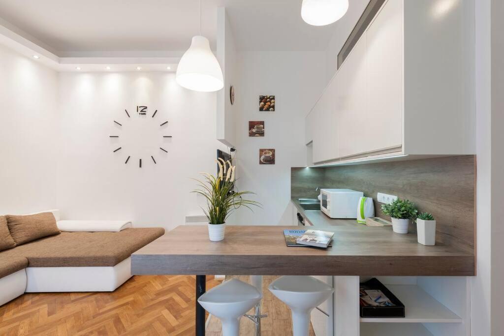 Szent Istvan Ter 4 Next To Basilica A 1 Bedroom Βουδαπέστη Εξωτερικό φωτογραφία