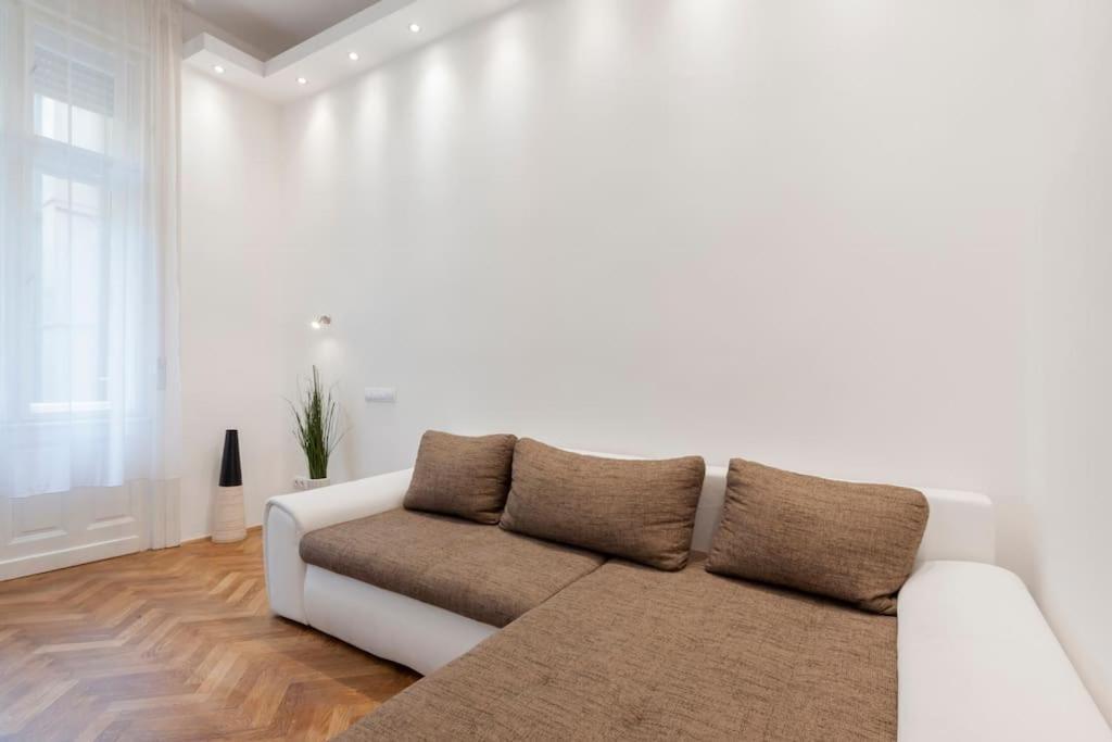 Szent Istvan Ter 4 Next To Basilica A 1 Bedroom Βουδαπέστη Εξωτερικό φωτογραφία